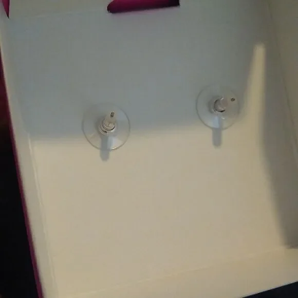 Betsey Johnson flower earrings - Picture 3 of 3